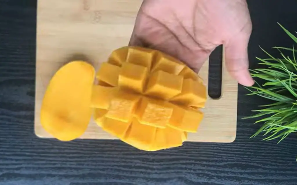 Selecting The Perfect Mangoes For Baby Food