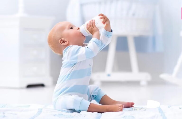 Best Bottle Feeding Positions for Your Newborn